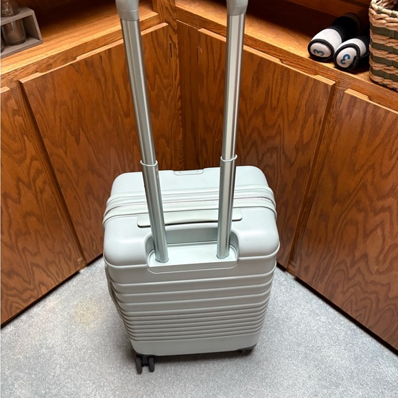 BEIS Slate Rolling Carryon Suitcase - Picture 2 of 8